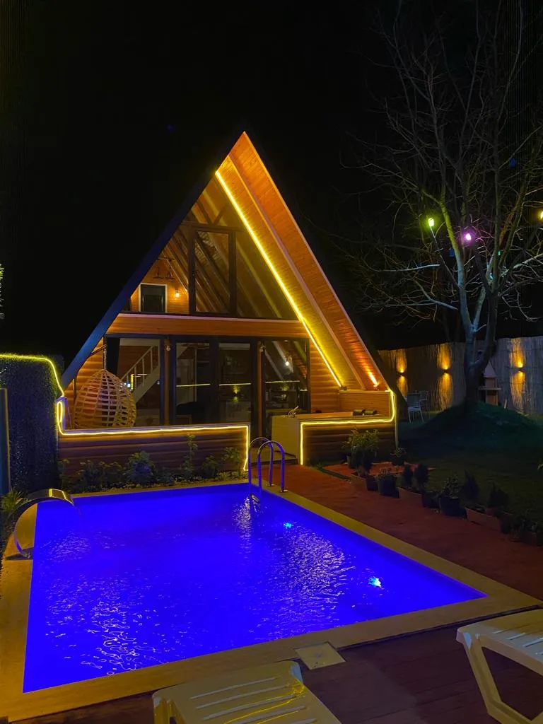 Sapanca Lale — jakuzi, özel havuz bungalov dış görünüm