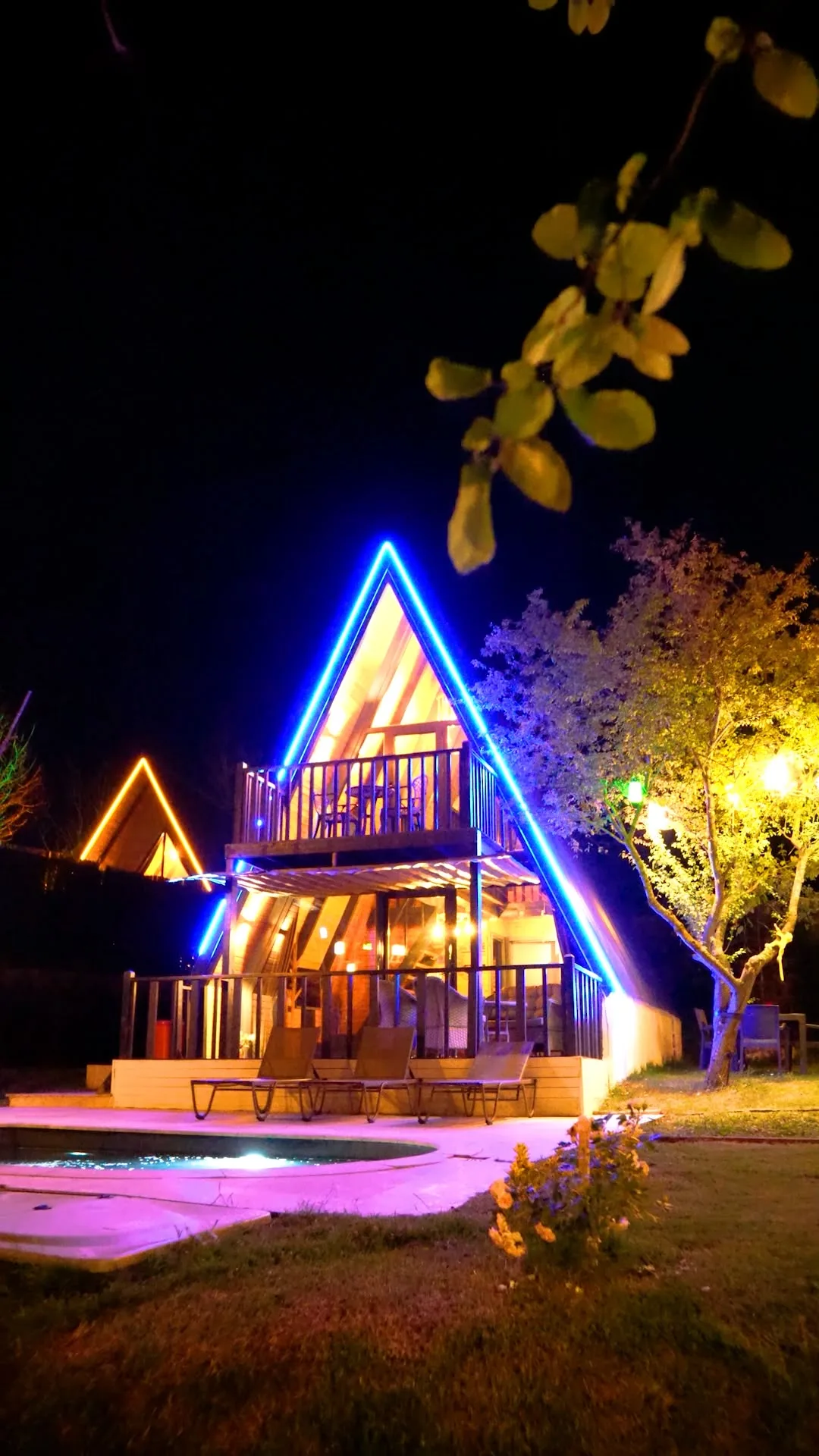 Sapanca Kırlangıç — özel havuz bungalov dış görünüm